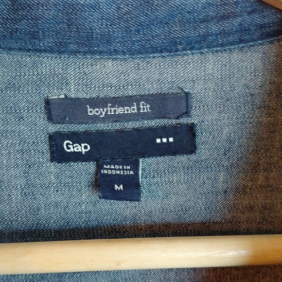 Gap Boyfriend Denim Button Down Shirt - Picture 5 of 7